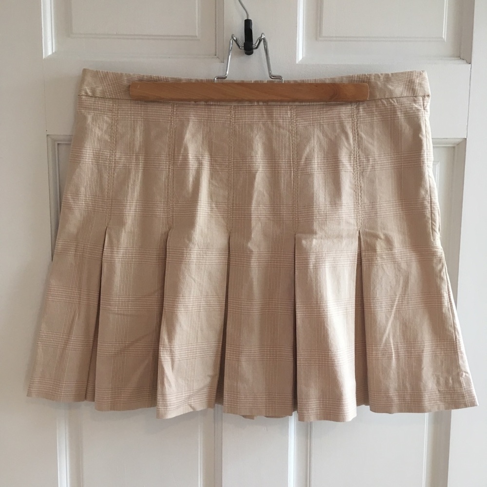 GAP pleated skirt
